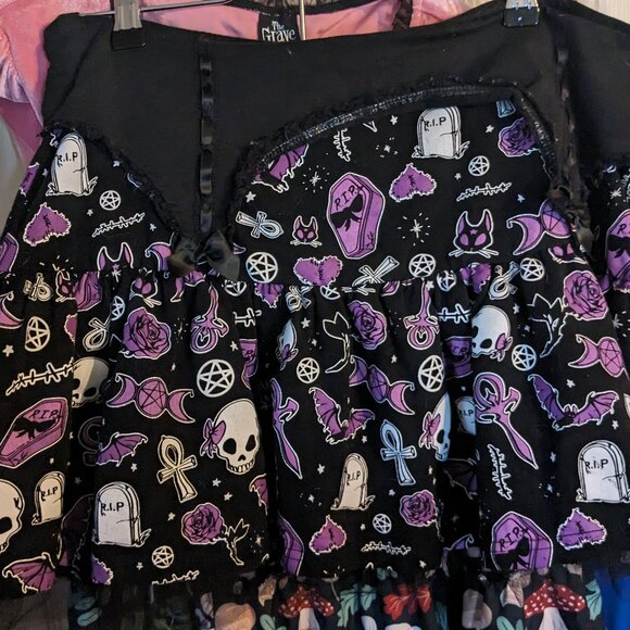 Grave Girls Goth Mini Skirt Plus Size 2x - Picture 1 of 2